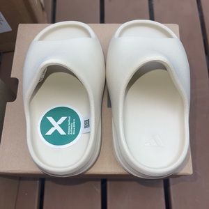 Kids Youth Yeezy Slides Brand New